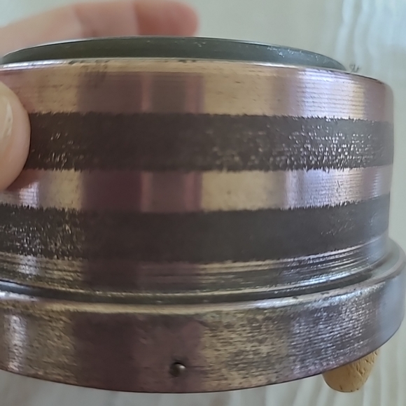 Vintage Aluminum Powder Case And Music Box - Picture 8 of 11